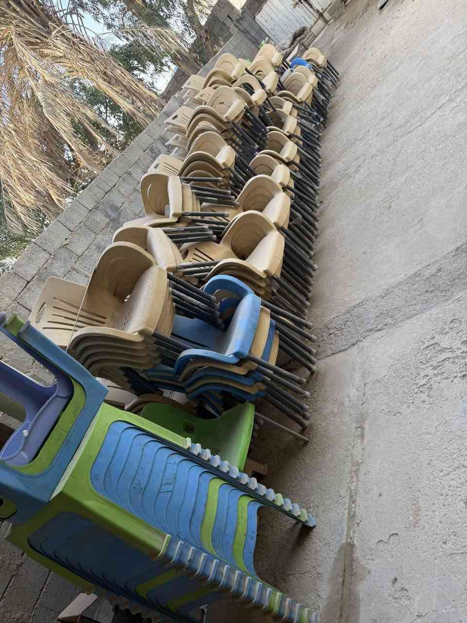 140كرسي اصلي وميوزه 28ميز للبيع كربلاء ***********
