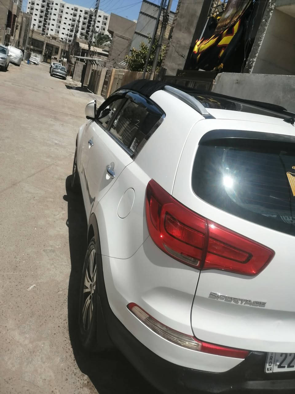 كيا سبورتج خليجي ٢٠١٤ فول مواصفات رقم أربيل الجديد مكفوله من صبغ وتبديل فقط بارد بالجنطه وبذيل والجاملغ  سياره جديده جدا وجاهزه برغي ما مفتوح بيها فقط كيس محرك  كير محرك صدر تبريد كهربائيات ١٠٠ بالميه بصمه جلد كهرباء تحكمات استيرن فوول شاشه كاميرا حساسات خلفيه ويل فراشه ١٨ فور ويل محرك ٢٤٠٠ غرفه جديده مري شفط اشاير بالمري لدات أماميه كشافات ماشيه ١١٠ الف كم سعرها قفل ١٤٥ ورقه وشرط الفحص والسونار والتحويل رقمي *********** و *********** جماعه ١٣٠ و١٣٥ تحصل ٢٠١١ بهيج سعر وتحياتي الكم
