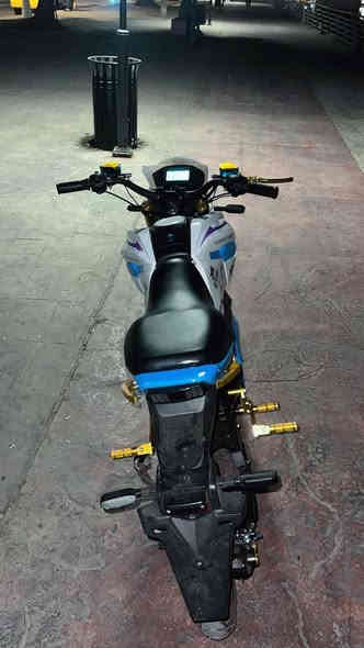 دراجة شحن دراجة شحن للبيع ملف 3000 بطاريات جافة ستة بركات هيدروليك دهن السعر 1,000,200 وبيها مجال الرقم 0770 491 8480
