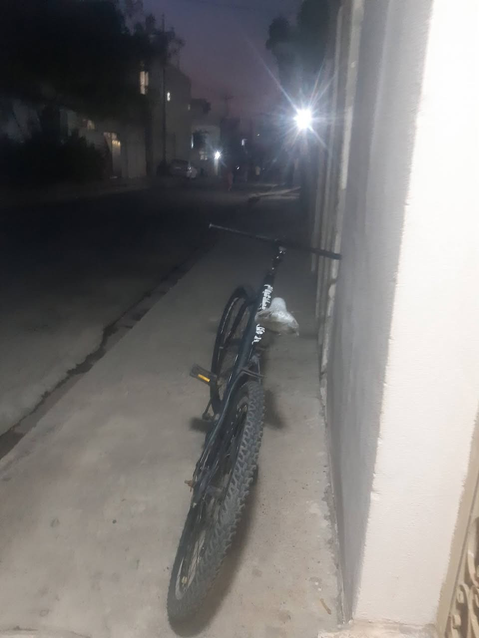 بايسكل للبيع 50,000 الشرايه راسلني على الخاص


**إذا كنت صاحب هذا الإعلان وتريد حذفه لأي سبب، رجاءا أرسل رسالة إلى الدعم الفني**