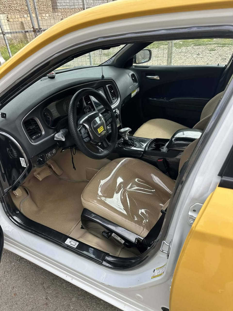 سلام عليكم اخوان جارجر موديل2022اجره للبيع رقم بغداد جديد منظومة غاز شغاله ماشيه 130 حقيقي ضررهه حالوب خفيف فقط بدون ارباك صور الضرر بلمنشور خطهه ديالى بغداد السعر245بيهه مجال بيع فقط بدون امراوس اخوان اني مكلف بلنشر للاستفسار اتصل ابصاحب السياره ***********
