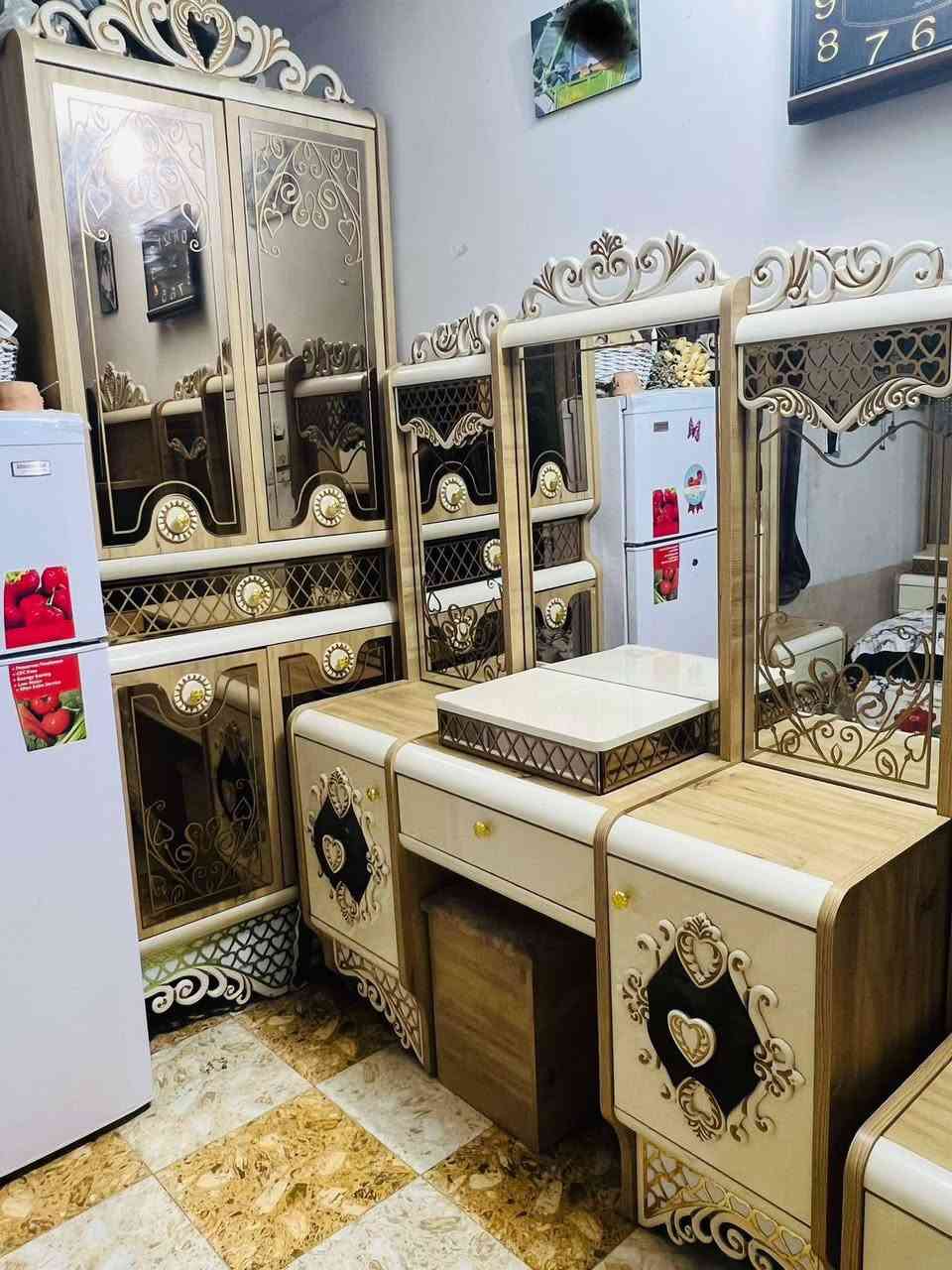 نوعيه مالونيا  11 قطعه
السعر 1750000
كربلاء طويريج 
***********
