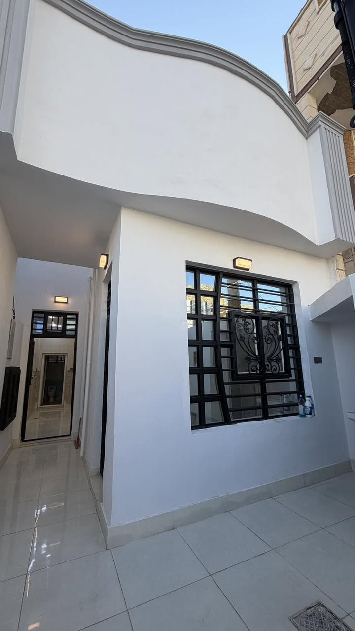 ﷽

#بيت_للبيع🏠

#الموقع : حي السلام 🏘️ شارع 10

#مساحه : البيت 100 م 
واجهه البيت 5  والنزال 20✨

#تفاصيل : البناء  طابق واحد 🚧  البناء درجه اولى 🪴الطابق  الارضي غرفه وصاله ومطبخ واستقبال وصحيات 

🔻نستقبل كافة العروض السكنيه والتجاريه 🔻

#مكتب_دار _السلام للوساطة_العقارية 🌍
تسعدنا زيارتكم للمكتبنا 
📍الكائن في النجف الاشرف  حي السلام- شارع ابو دجاج 📍

للمزيد من المعلومات والتفاصيل عن العقار والمعاينه الميدانية يرجى الاتصال على الأرقام التاليه
(***********) (***********)
