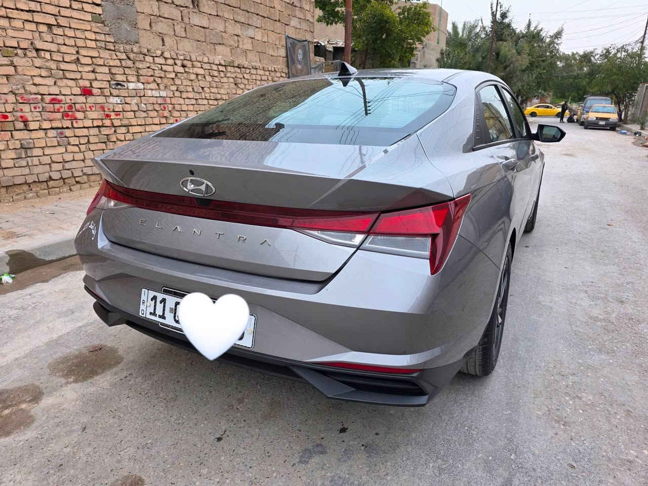 النترا موديل 2023 وارد امريكي
رقم بغداد
السياره مكفوله كفاله عامه الحادث شبر بل بنيد ما مصلحه 
مواصفات السيارة 
 فوووووول ماعدى الفتحه
ماشيه 49
السعر 178 بيه مجال قليل
الاتصال ***********
