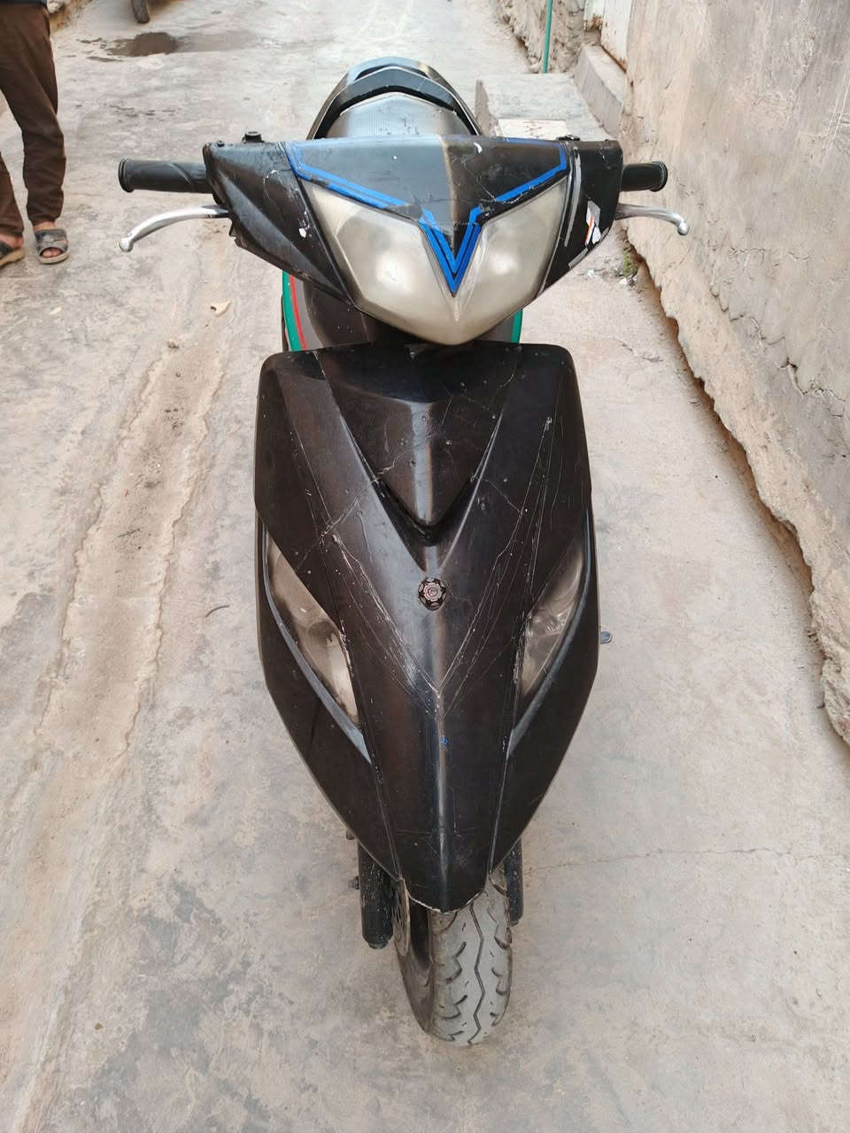 السلام عليكم 
دراجه البيع 
ماكس ثعلب 
سرعه 140
نكره صلف 
سعره 325
اتصال ***********
