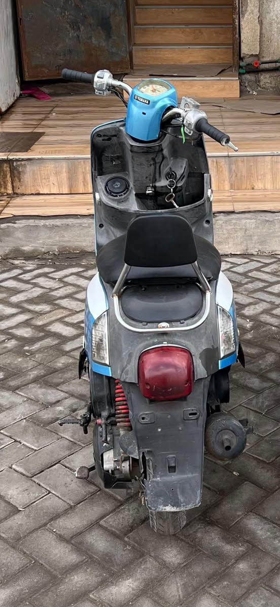 ‏السلام عليكم دراجة بوليسي للبيع العلوان البصرة قبلة حي الجامعة دراجة نظيفة بس سلف ما يشتغل دراجة فحص الرقم *********** السعر 700 بيها مجال ￼
