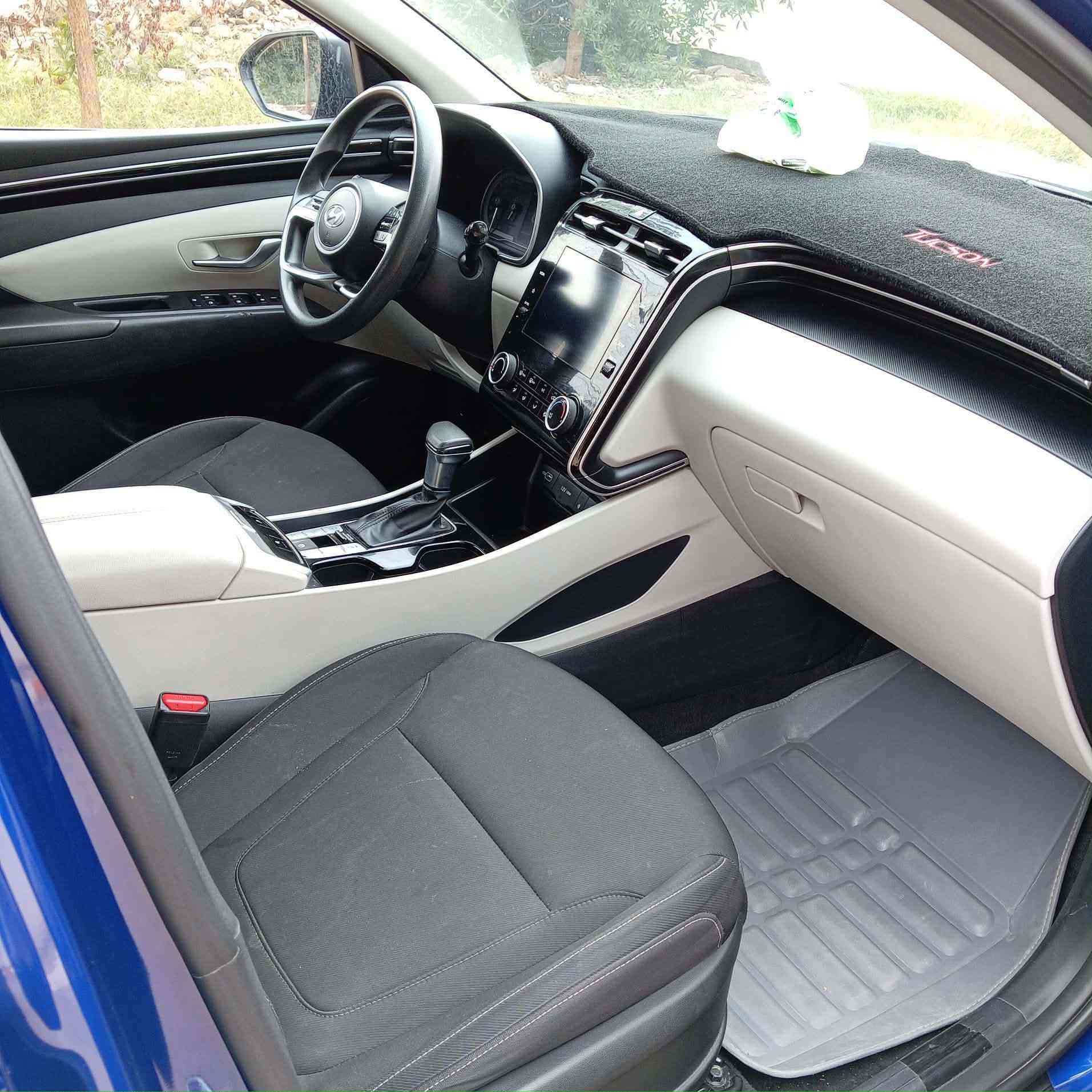 السلام عليكم
للبيع توسان ٢٠٢٣ وارد امريكي 
حادث واضح بالصور بدون تبديل وبدون ابرباك وبدون دواخل 
ربع البنيد مصبوغ والجاملغ 
رقم بغداد
——————-
موصفات نص فول معروفه 
كشن كهرباء -تدفئة كشنات
جنطة كهرباء
بصمة تشغيل وابواب
شتسه -كامرة 
رادار جانبي وخلفي وامامي
——————
السيارة جديده وبدون  نقص نهائيا 
السعر ١٨٢ وبيها مجال 
مكاني بغداد 
للاستفسار 
***********
***********
