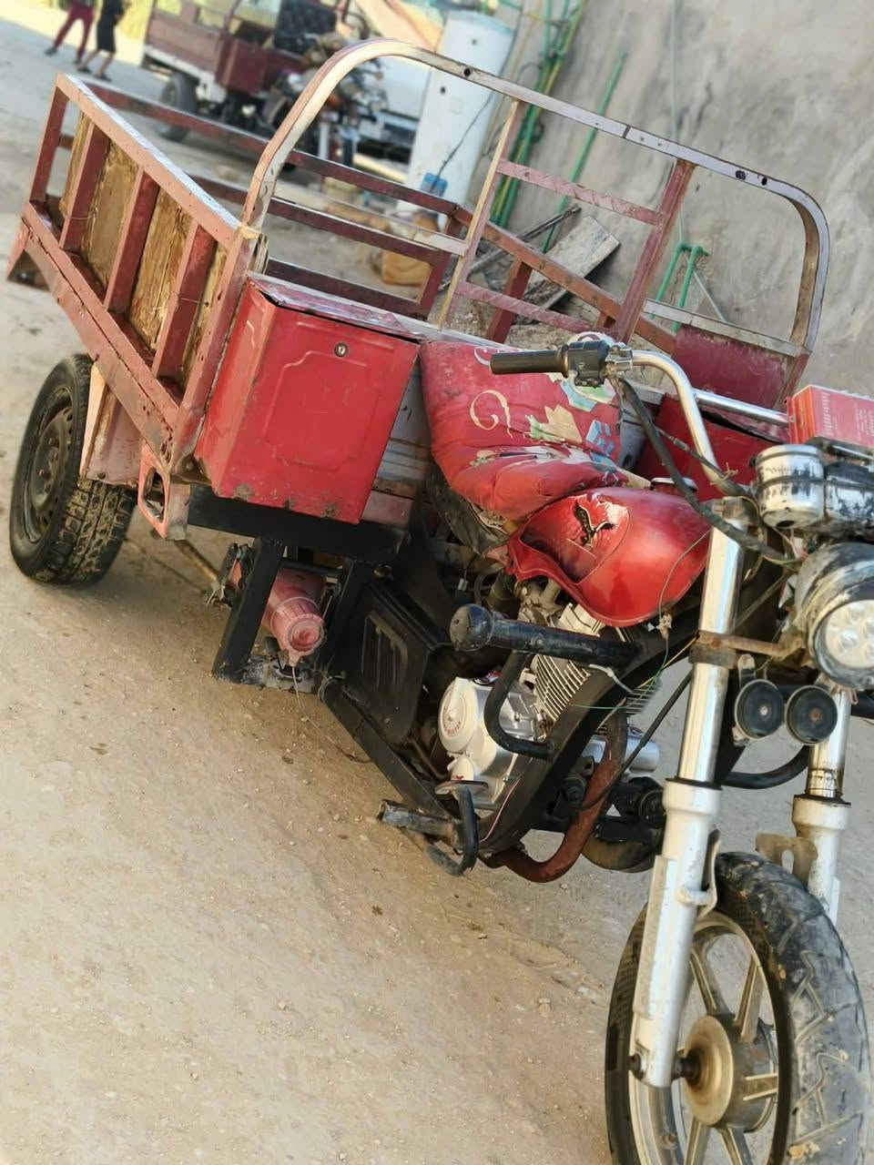 عندي بدي ستوته  للبيع مكان كربلاء ***********

