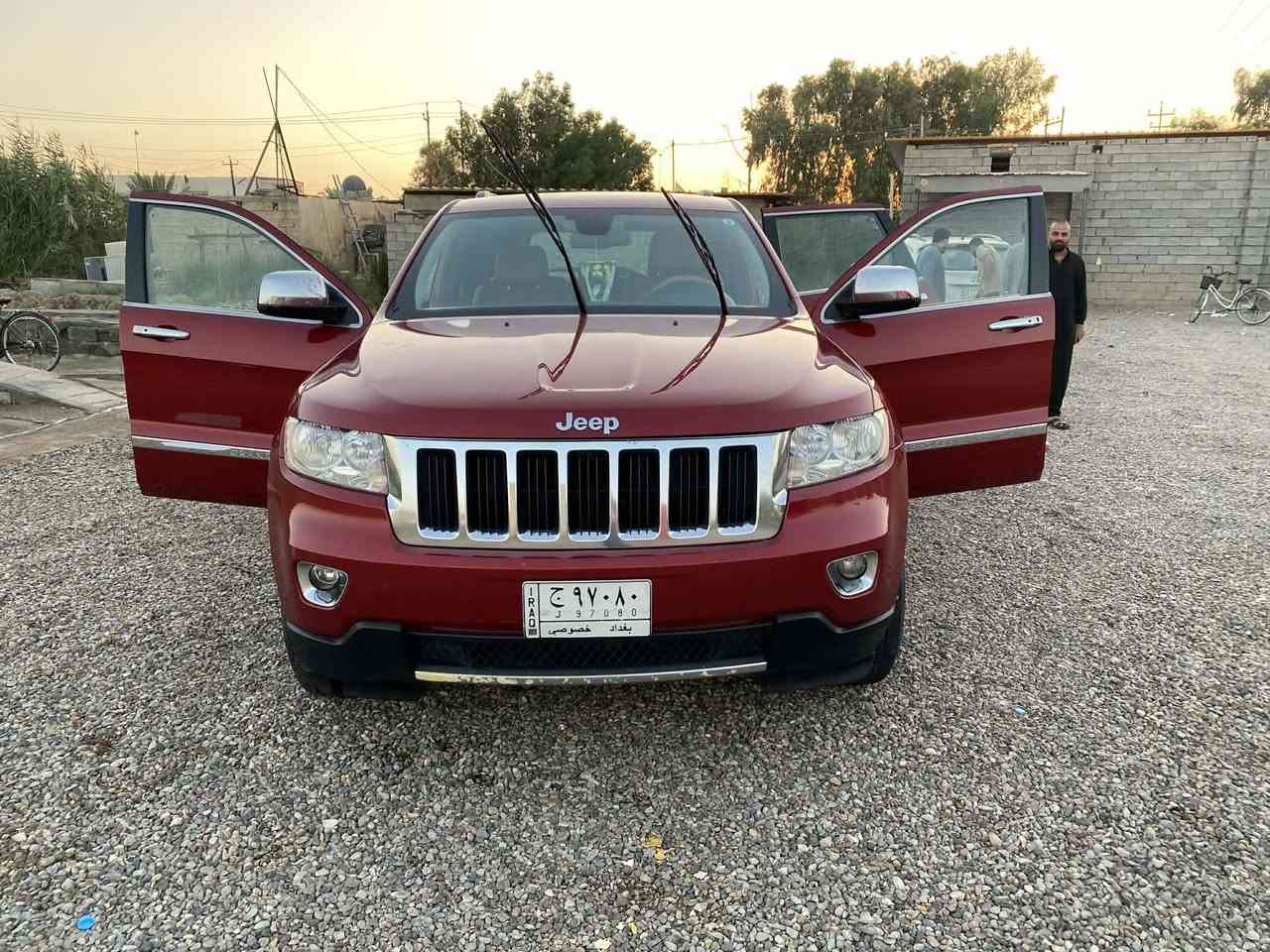 السلام عليكم 
جيب لاريدو ٢٠١١ للبيع داخلة كلين  والسونار مرفق بصور  مواصفاات عاديه كشن سايق كهرباء بصمه كامرا دواره   مكينه  وكير كفاله  مكان ديالى بعقوبه سعر ١٥٥ 
***********
