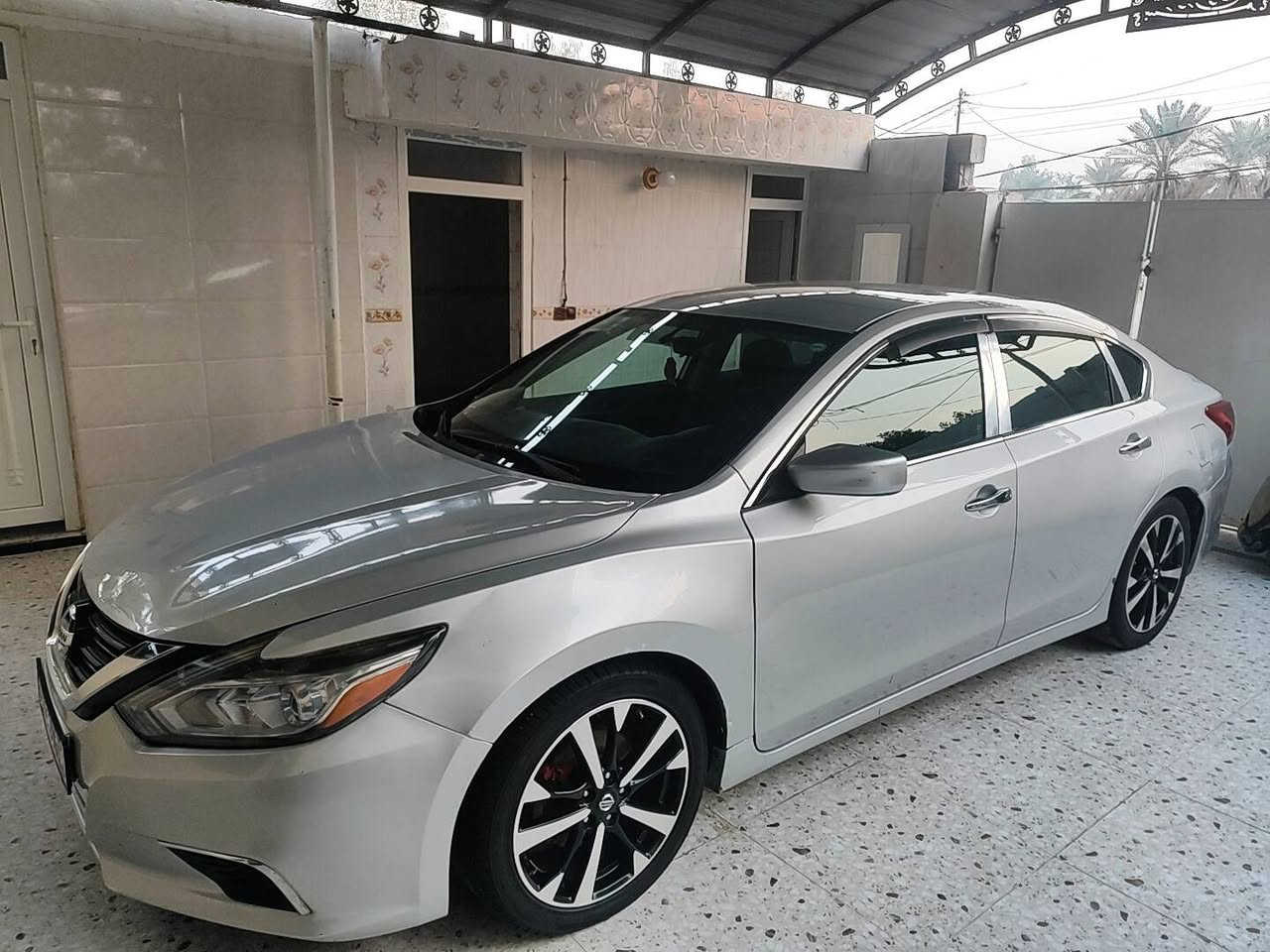 السلام عليكم 
نيسان التيما 2016 امريكي رقم سليمانية
المواصفات
بصمة تشغيل
بصمة ابواب
تشغيل عن بعد
شاشة ايباد
مانع انزلاق 
تحكم استيرن
مثبت سرعة 
كشن كهرباء
كاميرا خلفية 
بلوتوث
ويل رياضي حجم 18
كير مكينة تبريد تدفئة حدادية شرط ما مفتوح على وضع الشركة الحادث 3 قطع جامرلغين امامي والبنيد صبغ فقط بدون تبديل و بدون دواخل موضح بالسونار السيارة جديدة جداً 
السعر116 بيها مجال المكان ديالى / المقدادية 
***********
