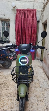 دراجه R9الريان 5بطاريات دبل  سرعه 88 3سرع  بريك دسك بلوتوث  ستاند تلفو...