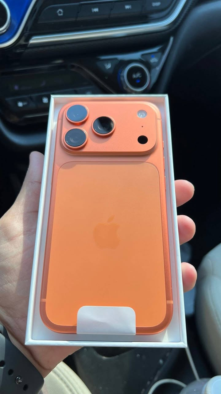 ١٧ برو ماكس 
ذاكره ٢٥٦ 
تك شريحه 
دورات الشحن ٣٠ 
السعر ملوينين


**إذا كنت صاحب هذا الإعلان وتريد حذفه لأي سبب، رجاءا أرسل رسالة إلى الدعم الفني**