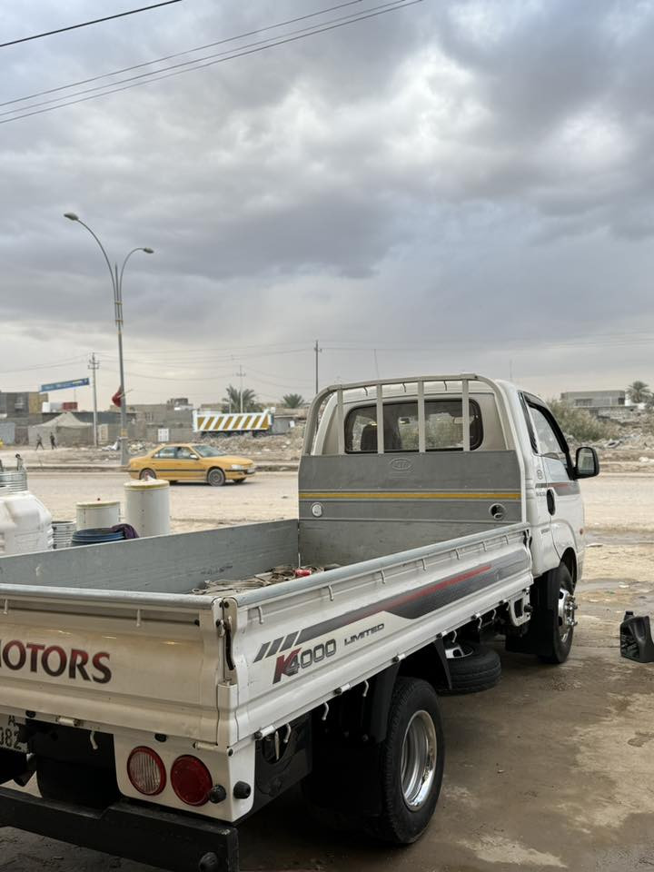 السلام عليكم KlA بنكو 2017 مسكر خليجي فول مواصفات حساسات خلفية تحكم ستيرن مري شفط هيتر ضباب للجامعة الخلفية  تبريد تدفئة منضومة جديدة من الوكالة السيارة نضيفة بمعنى الكلمة ما ناقصة برغي بعده زيرو 0️⃣ مكينة كير حدادية تخم تاير كفالة عامة ما عدا كم ملاحظة بسيطة … 
رقم انكليزي تحويل ثاني يوم 
للاستفسار // ***********
