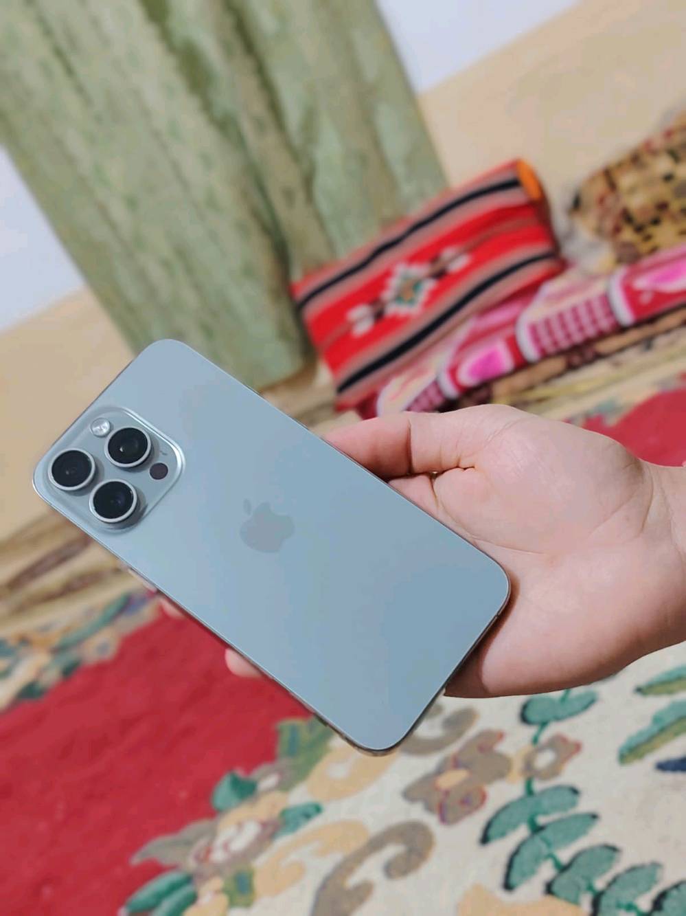 ايفون 15برو ماكس شرق
أوسط ماستر A/AAبطاريه 84مكفول من كلشي العنوان النجف الحريه الرقم ***********