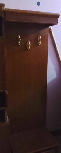 غرفة خشب • للبيع • سعر مناسب