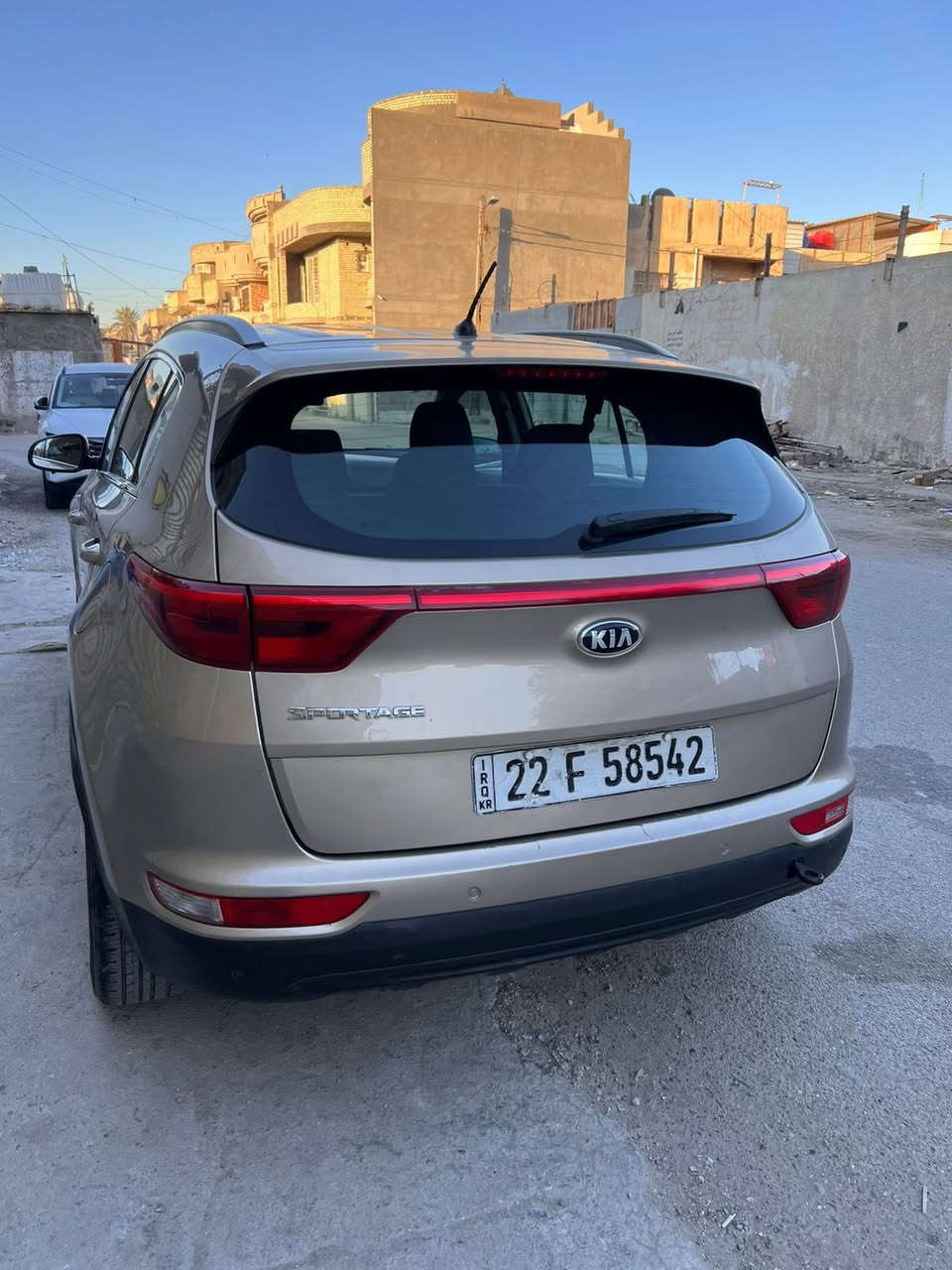 السلام عليكم كيا سبورتج رقم اربيل سنويه جديده وارد خليجي كندي ماشيه 190 الف محرك 1600 gdi بيهه تفاصيل موضحه بالصوره للاستفسار خاص او ***********
