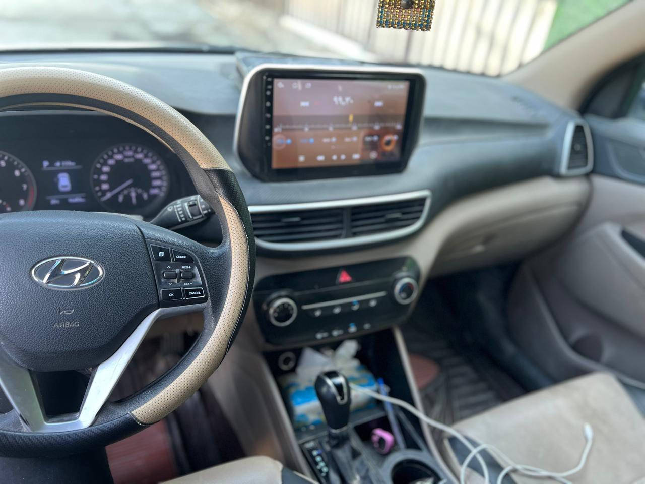 توسان خليجي موديل 2019  شركة الكاصد مكفلولة من الصبغ او الحادث ماعدا بارد كد شبر فقط مثل ما موضح بالصورة والباقي كفالة عامة ماشية 97 كم سيارة جاهزة وحلوة ما ناقصها اي شي السعر المطلوب 195 ورقة / للاتصال / ‭0770 553 3909
