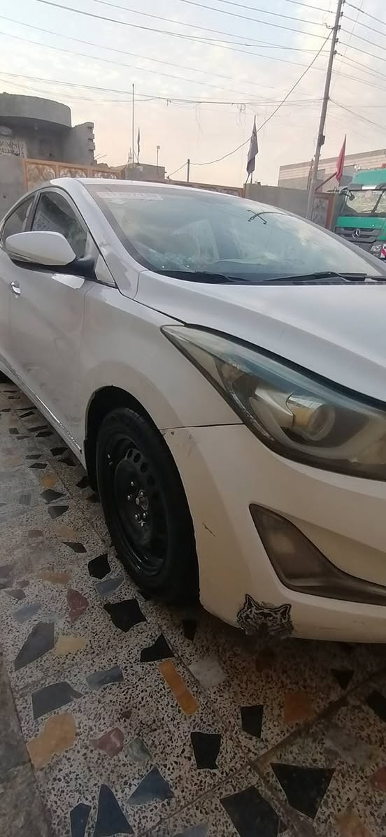 السلام عليكم الانتراء مديل 2015 بسمي رقم بصره بيه مدكر مصبوغ صفت العبري وبيه بنيد شوي مكشر صبغ وصندوك هم قليل كلش مكشر اتصال ع رقم ***********
