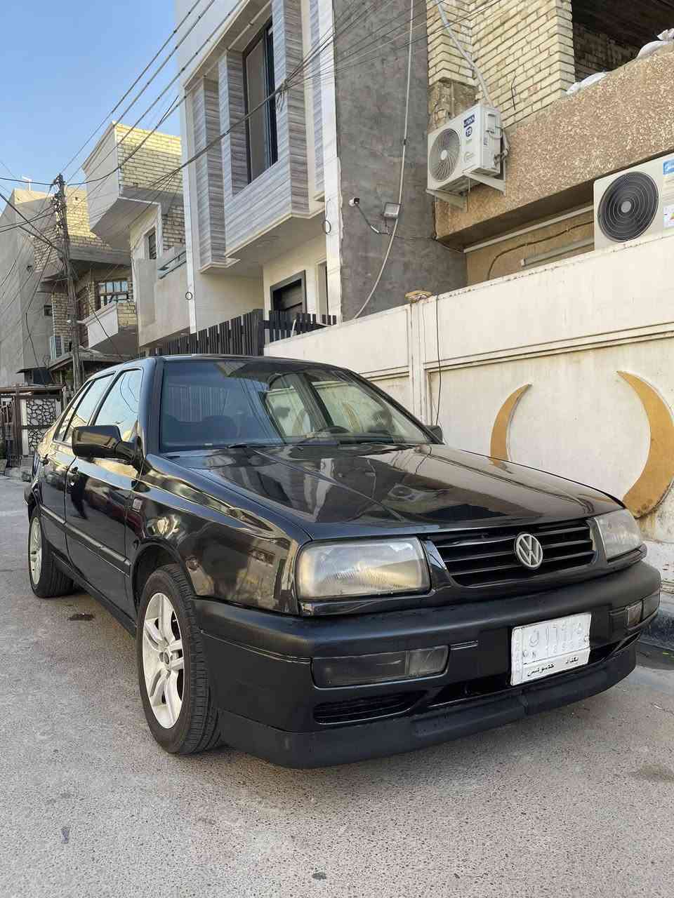 السلام عليكم عندي فنتو للبيع رقم بغداد السياره كلهه بلاديه كير مكينه تبريد شغال بدون حادث ولا تبديل صدر نضيف سياره جاهزه اخر حبايه جام٤ كهرباء ويه السنتر ماناقصهه شي مابيه خياس ابد تنام جواهه كلش نضيفه شغل وطلع وين ميعجبك السعر45 مكاني بغداد ***********
