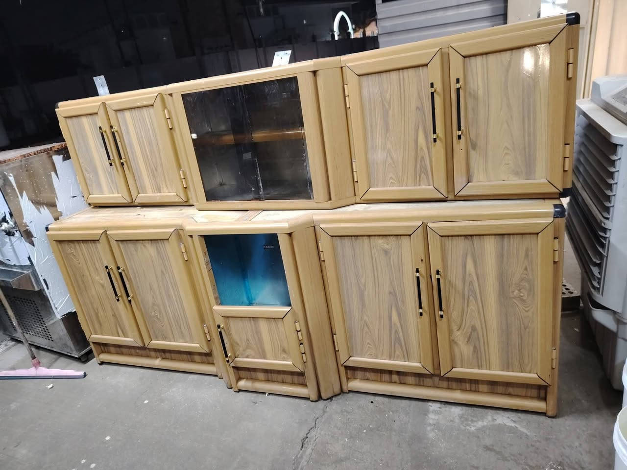 كاونتر مترين ونص 
حطاطه سعودي 
السعر ٢٥٠ 
بدون سنك 
فلوجه


**إذا كنت صاحب هذا الإعلان وتريد حذفه لأي سبب، رجاءا أرسل رسالة إلى الدعم الفني**