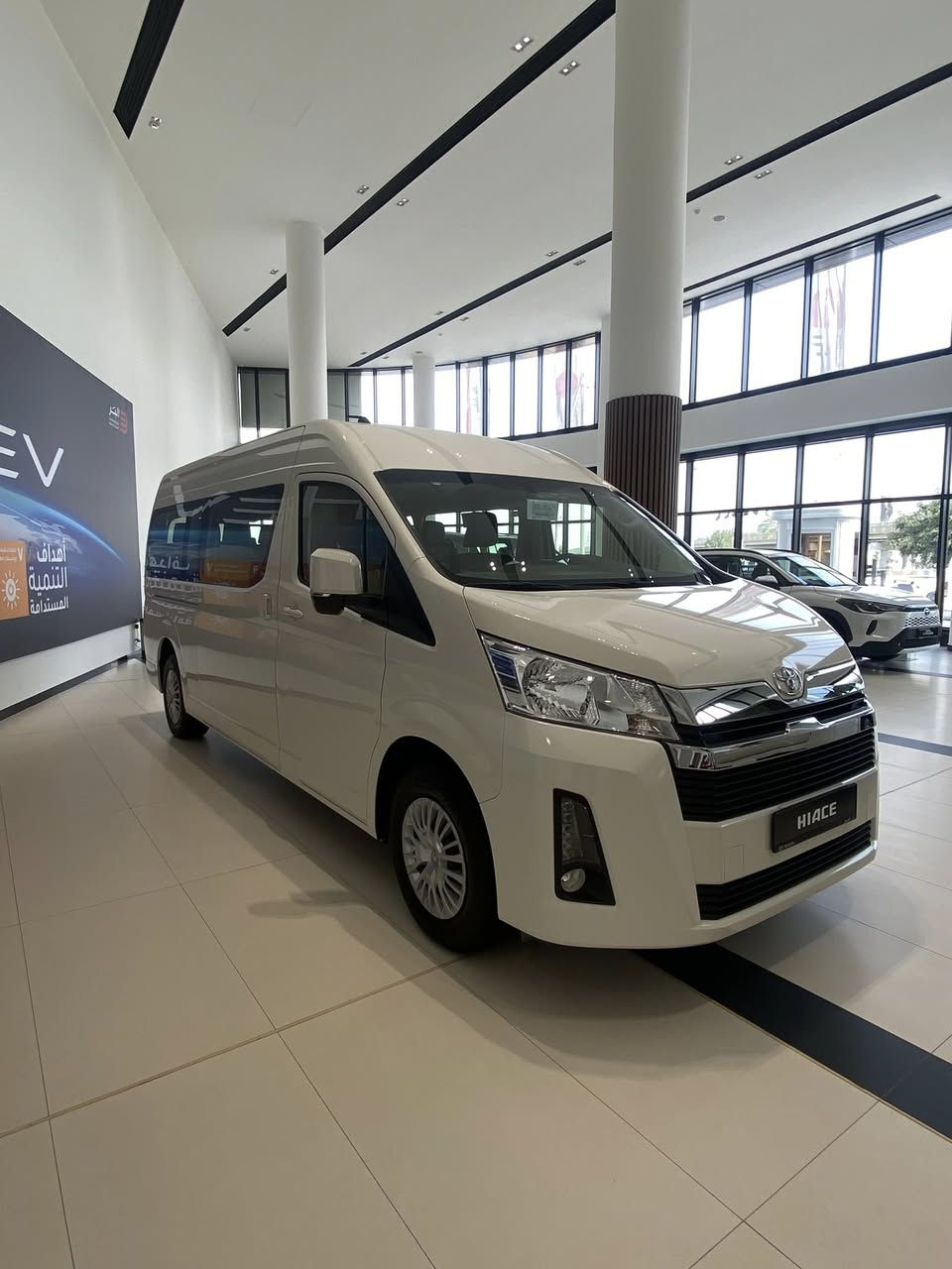 تويوتا هايس ٢٥ زيرو مماشية للبيع
كير اوتماتيك٦ سرعات
٣.٥ ستة سلندر
باب كهرباء 
مقاعد قماش جلد
مقود كهربائي

مكان السيارة
واسط - الكوت فلكة العماره
للاستفسار عن السيارة الاتصال على الرقم التالي 
***********
