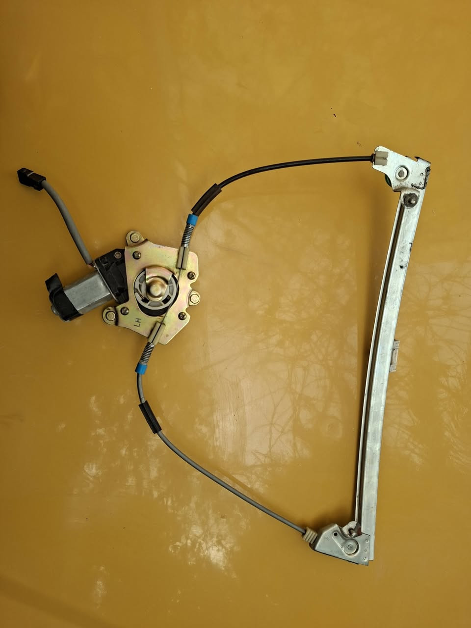 سلام عليكم...
قفاله بيبان سمند  

ومكينه جام باب سايق 

15 $

***********
