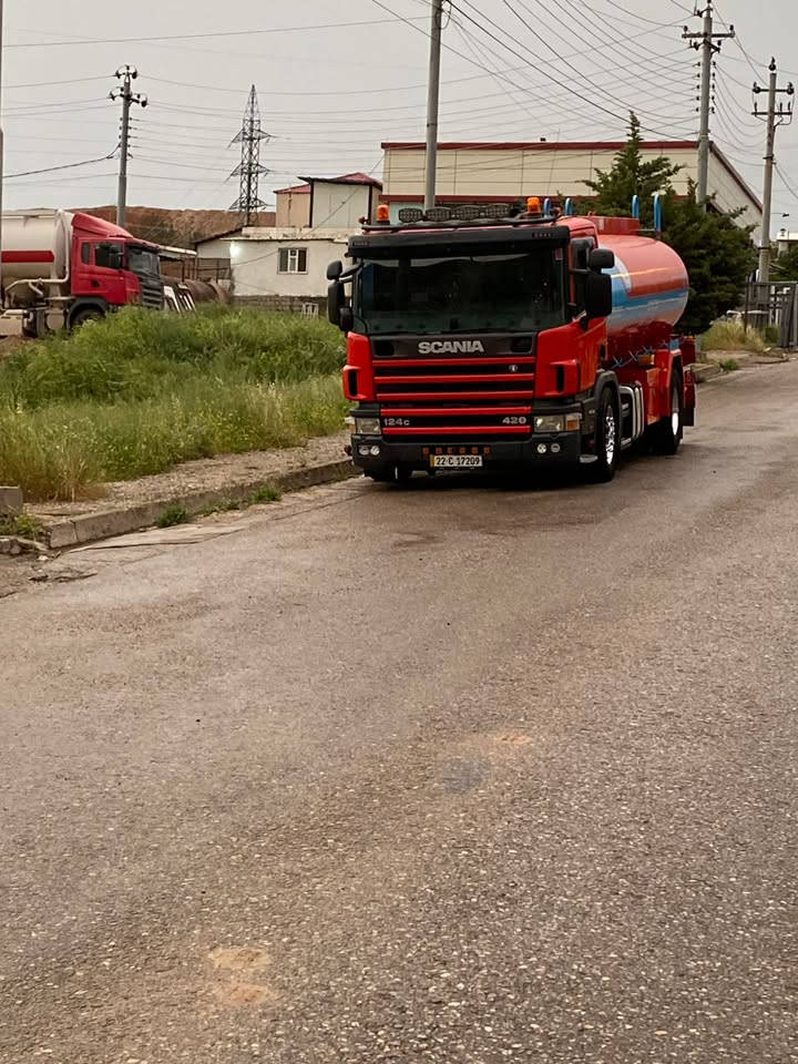 بسم الله ماشاء الله
اسکانیا تنکر للبیع
مودیل ۲٠٠۲
شاصی طويل بلادي 
تنكي بليت أبيض مغلون جديد
كفالة عامة 
لابخار ولا تنقيص 
رقم و سنوي جديد ٢٠٣١
فحص و هزه جديد 
تحويل أو وكالة ثاني يوم
*********** وأتساب 
*********** زين
سعر ٣٢٠ بيه مجال
