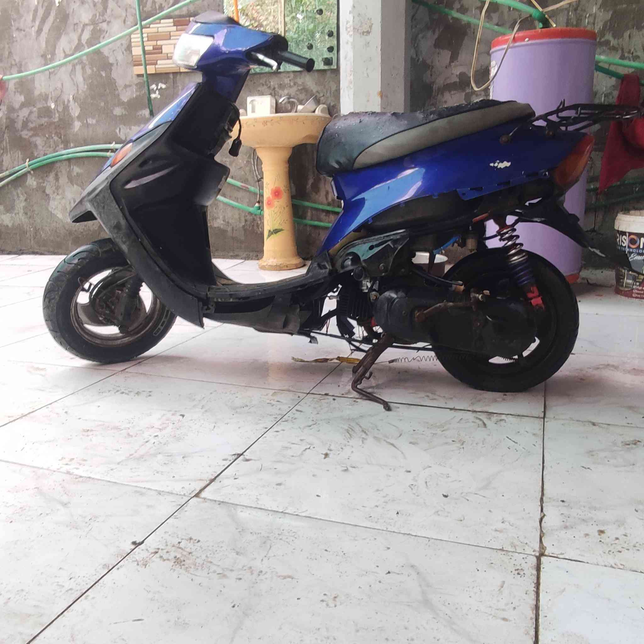 السلام عليكم دراجه تسعاللبيع سعر 180 وبيها مجال المكان بصرة ابوالخصيب رقم الواتساب ***********
