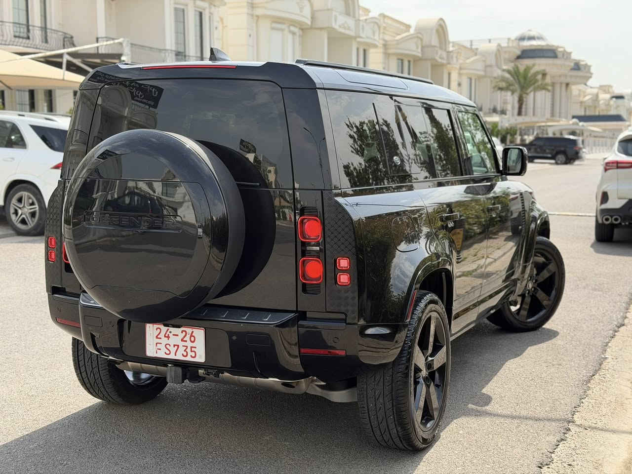 Defender P-400
2024 
15000 mil 
سيارة فقط نص جامرلغ خلفي صبغ 
بدون اي ايرباك بدون دواخل 
سيارة وارد امريكي 
كاتي دهوك تترقم شمالي فقط 
مكان سيارة اربيل 
للاستفسار 
***********
***********
