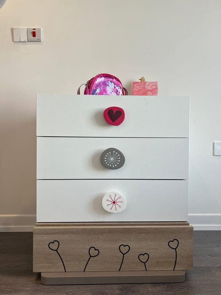 Hello! A whole Bedroom for sale. I bought it from Diwan Home 5 months ago for 1000$. It is still in a brand new condition but I have to sell it because we are leaving Slemani. Selling price: 500$
Location: Suli Heights If interested please CALL ***********
