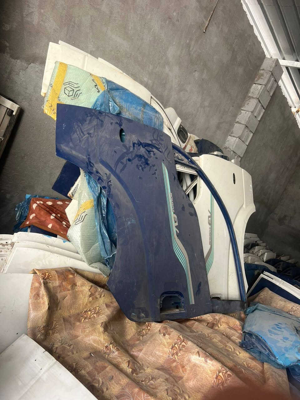 قطع غيار سيارات
امريكي-كوري
البصره حمدان
هاتف ***********
