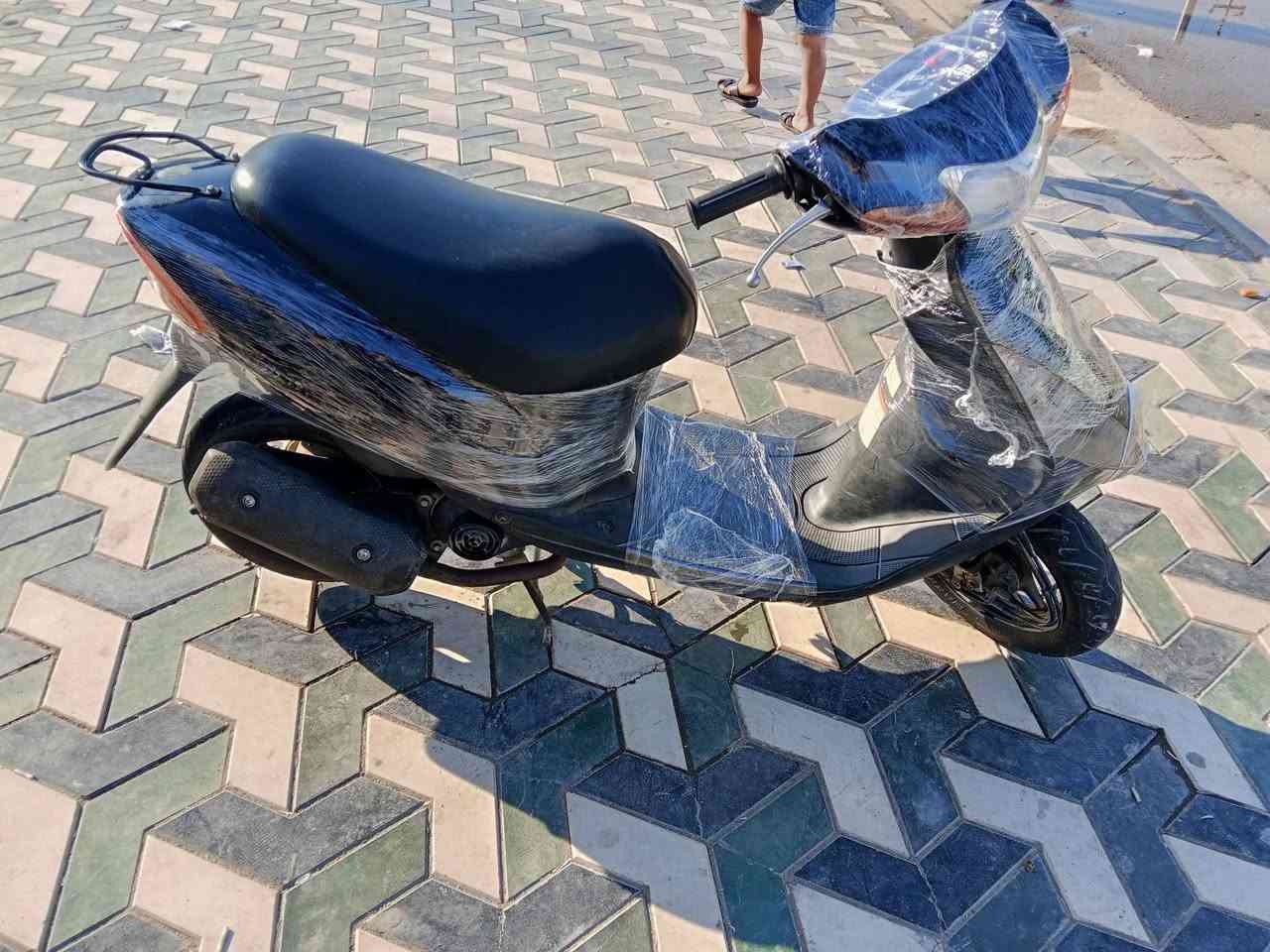 دراجة ساسوكي رياضي للبيع
دراجة جديدة طالعة من الوكيل قبل شهرين 
كلش نضيف .السعر 550وبيهة مجال للشراي 
***********
