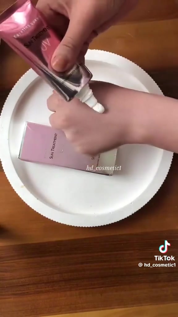 🦋 واقي يوفي كوين ♥️

واقي شمس UV حقيقة واقي عبارة عن تحفة
مرطب وواقي شمس ومبيض فوري للبشرة 🦋
حماية للبشرة بدرجة SPF 50 يحافظ على البشرة 
من التصبغات واثار اشعة الشمس العالية 🦋

متوفر في صيدلية رنده رحاب 

متوفر توصيل لجميع المحافظات العراقيه 🇮🇶


**إذا كنت صاحب هذا الإعلان وتريد حذفه لأي سبب، رجاءا أرسل رسالة إلى الدعم الفني**