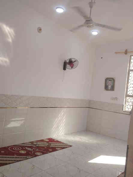 بسم الله الرحمن الرحيم بيت #للرهن المساحه100 متر بناء جديد حي النداء شارع مجمع بيتي عمود 54 سعر الرهن 15 مليون البيت جديد جاهز للسكن يحتوي على غرفه +صاله+مطبخ+استقبال+حمامات خارجيه وداخليه للاستفسار ***********
