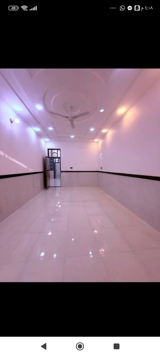 دار للبيع المساحه 200 متر بناء درجه اولى وحديث حي الغدير قرب اسواق فطومه رقم الهاتف ***********
