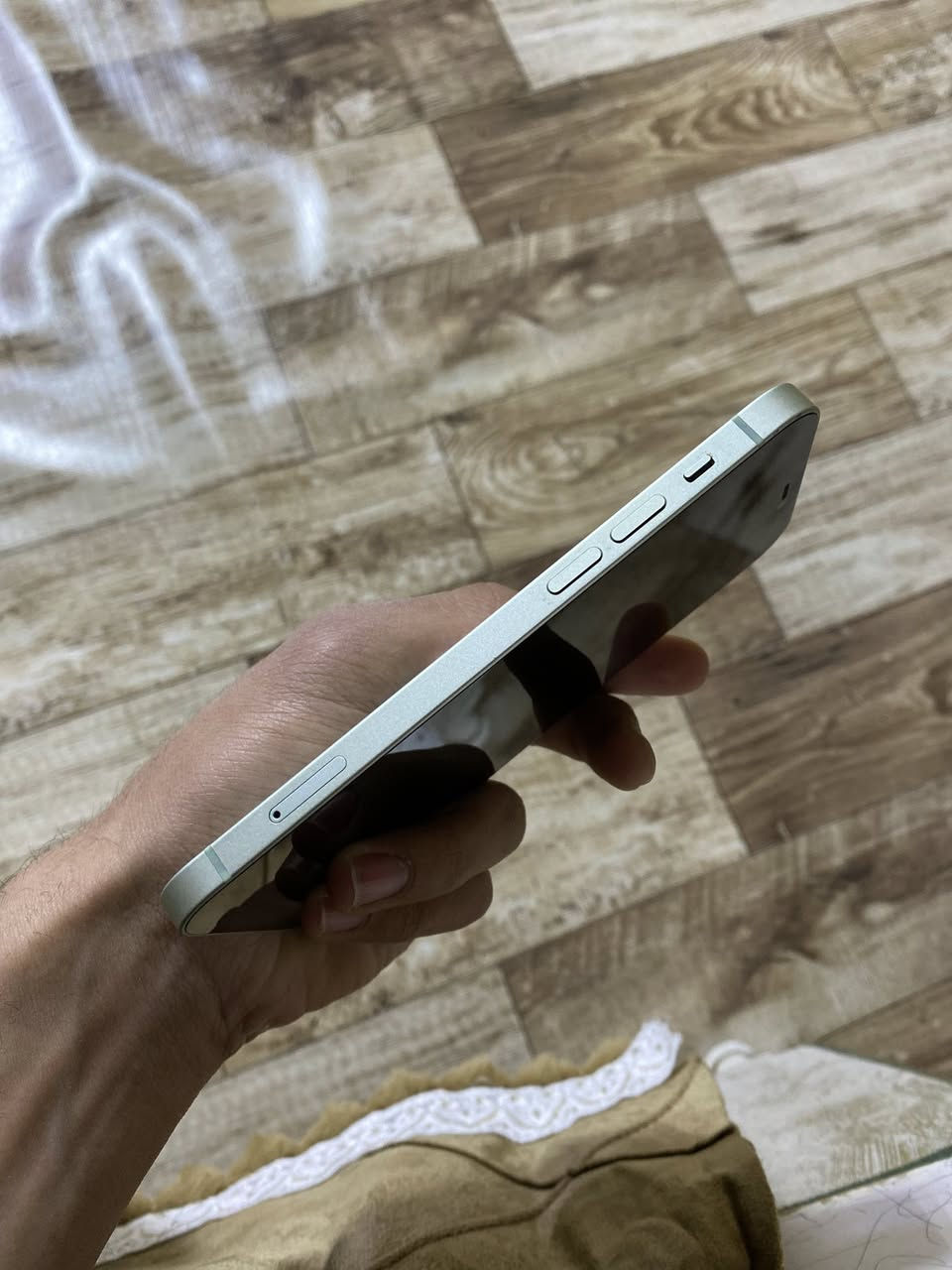 ايفون 12 عادي ذاكره 128 بطاريه 85 كفاله عامه وتربروف ممبدل بي اي شي مع ضمان عنواني بغداد العطيفيه سعره (310) قفل بدون عمله للتواصل علرقم ***********
