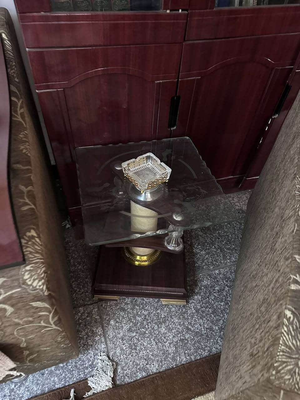 طبلات جام ٤ ووحدة وسطية مابيهم اي ضرر سعرهم ٥٠.. وميز جام وست كراسي مابي اي ضرر سعره ١٠٠ 
المكان السيدية
***********
