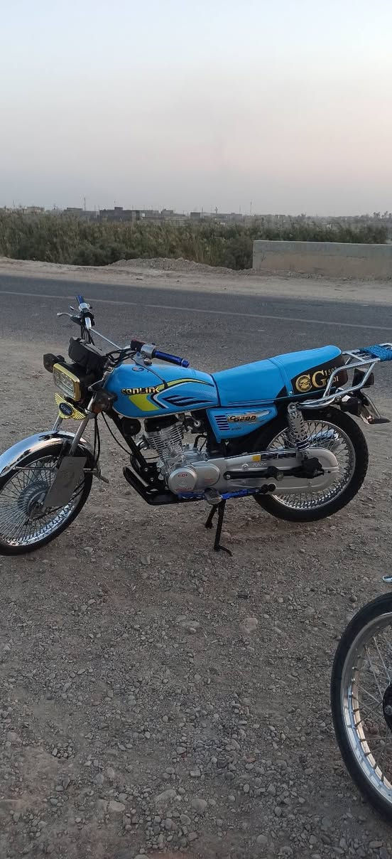 رقم اباسمي مديل 21 كفاله عامه محدثه بالكامل لل 25 عدا المكينه عداد الكتروني وبيه mp3 محرك مامفتوح فقط مفيلس اشاير لد حديث دراجه نظيفه مال جناي متعوب عليها شلعه ونهضه تشك التبليط...... رقمي ***********
