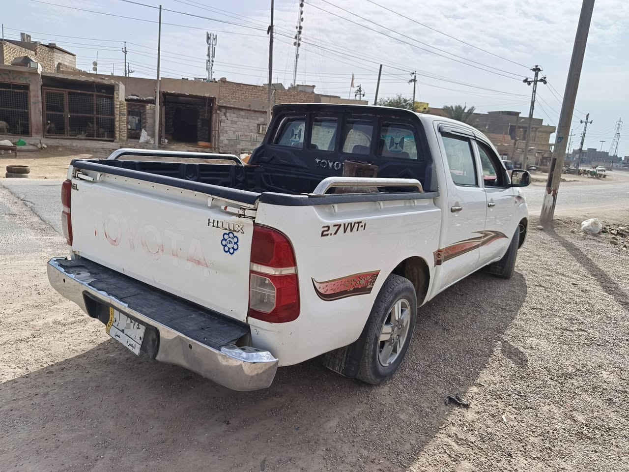 السلام عليكم تويوتا هايلوكس موديل 2009 رقم البصرة الماني سنويه مجدده لغاية 2027 السي ينرادلنه شويه ترتيبات السعر 115 وبيه مجال قليل مكان السياره البصرة قضاء القرنه ‏‪***********‬‏
