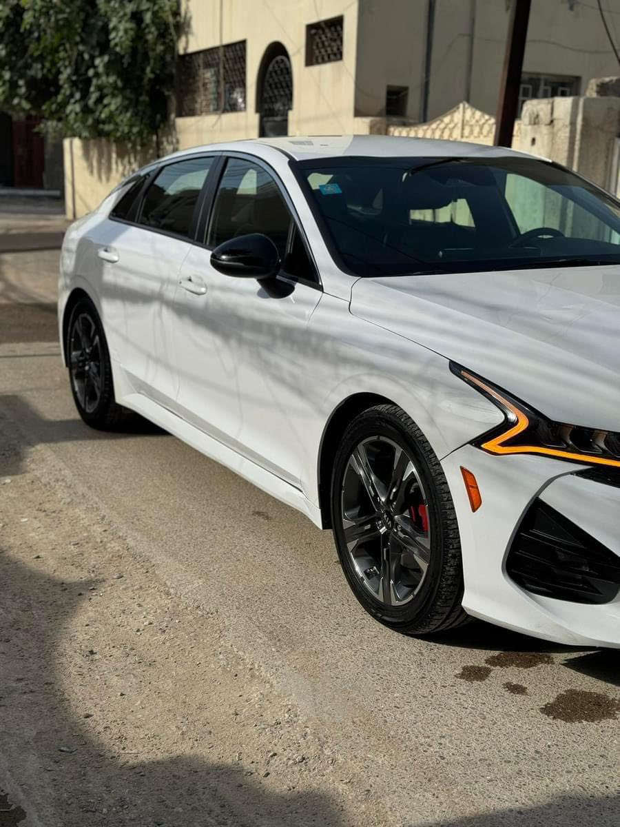 K5 للبيع او المراوس  موديل 2021 
مواصفات نص فول جيتي لاين 
كشنات جلد 
تحديد مسار 
بريك ذاتي 
اربع انظمه قياده وباقي المواصفات المعروفه 
رقم انكليزي جديد 
الحادث راسلني خاص ودز السونار ماشيه ١٥٤كيلوا وقابله للزياده 
الد البرتقالي للايت الامامي الايمن عاطل والثاني شغال نقصه كارت فقط 
صدر السياره محتاج ادامه بسيطه بدون ايرباك 
السعر ١٥٠ وبيها مجال بسيط 
الشراي او الي عنده مراوس يتصل فقط الي بس يعامل ليتصل 
الرقم 
***********
