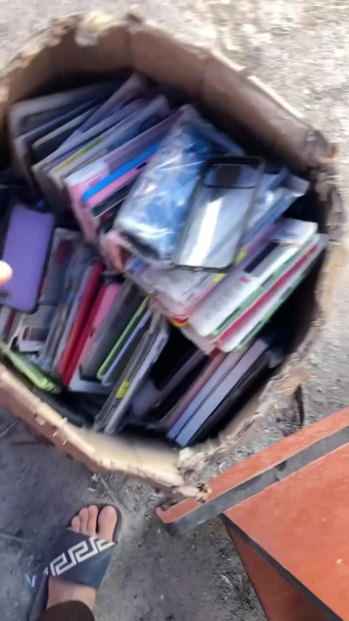 عندي فوك 380 كفر و فوك 200 كفر حديث كلها جديد والله بسعر 140 الف بيهم مجال توصيل مجاني تواصل *********** واتساب فقط 
اذا اتصال ***********
