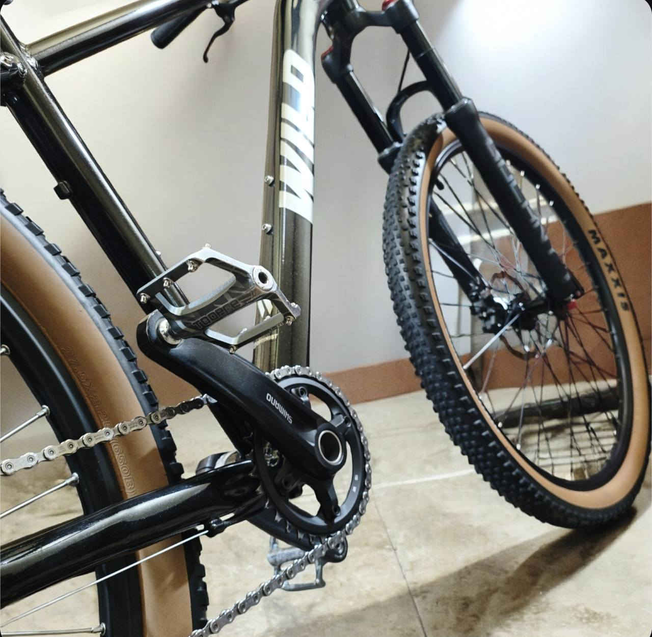 السلام عليكم
wild kapoli 2022 L 27.5 
صناعه Costa Rica🇨🇷
المنيوم 6061
 سيت سستم كامل شيمانو ديور
m6100
ذراع زنجيل عقرب شفتر براكيت دشلي 
بريكات هايدروليك شيمانو mt200
وياله مافك 
صوت طرب 
اطارات ماكسزز  
دبل هواء 120
استفسار *********** مكان بابل 
سعر 700
