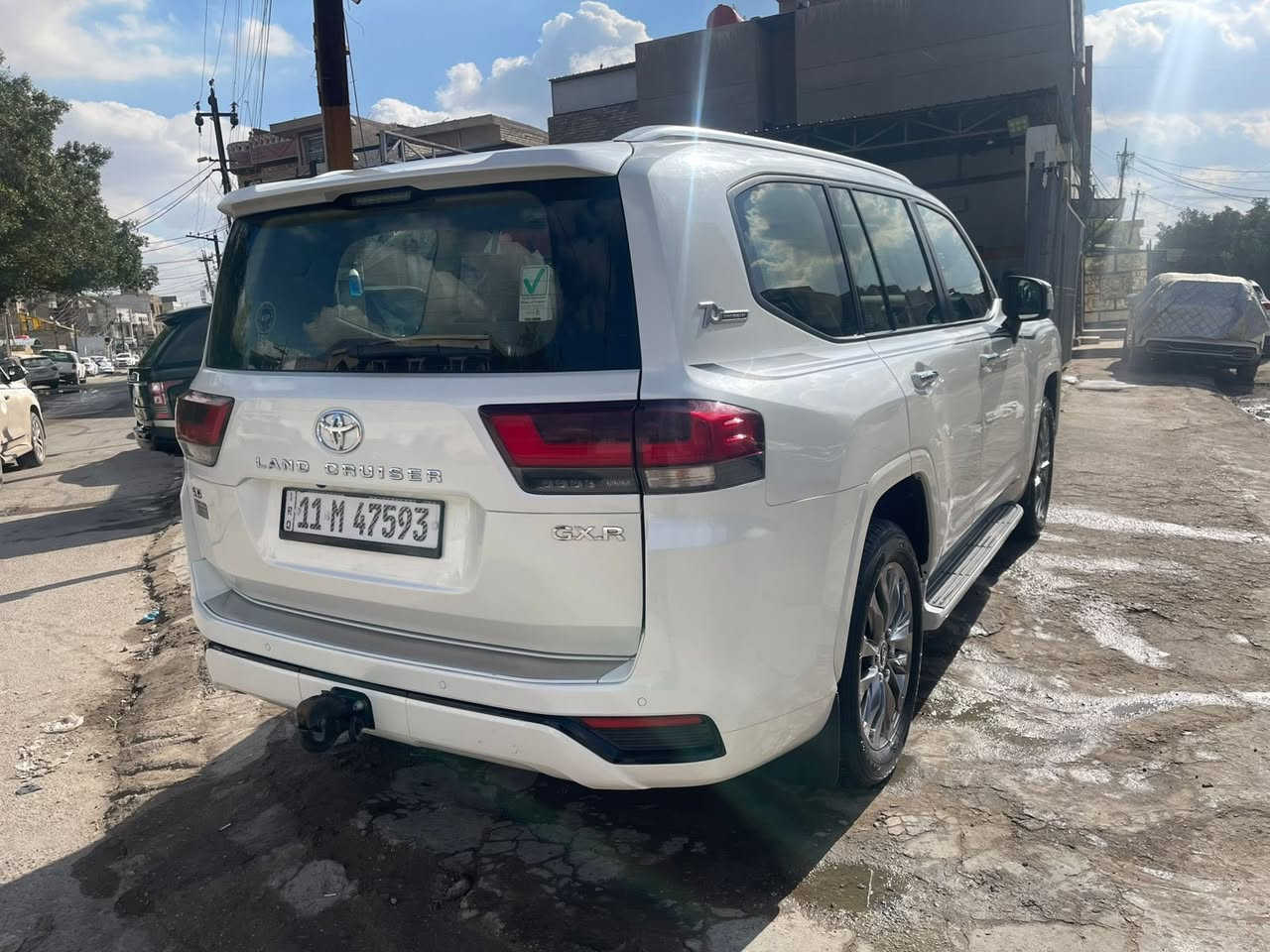 السلام عليكم للبيع لاندكروزر موديل 2022 ساز اصلي رقم بغداد ب اسمي شخصيا ماشي 48 الف حقيقي 

سيارة بيها بارد جاملغ خلفي و امامي  كما موضح بالسونار مرفق مع الصور فقط بارد باقي سيارة مكفولة من صبغ وفتح و تبديل و حتى دعاميات  

بصمة فتحة و كشنات جلد و كهرباء و تبريد  و مري قلاب و مري شفط و كامرة خلفية و 7 راكب و 3 قطع تبريد تشغيل عن بعد حساسات امامية و خلفية و تحكمات استيرن جهتين وشاحن واير ليس وباقي مواصفات المعروفة 

السيارة عليها تخم تاير دلوب اصلي جديد 

السعر 615 وبيها مجال 

مكان السيارة بغداد 

رقم الهاتف ***********
