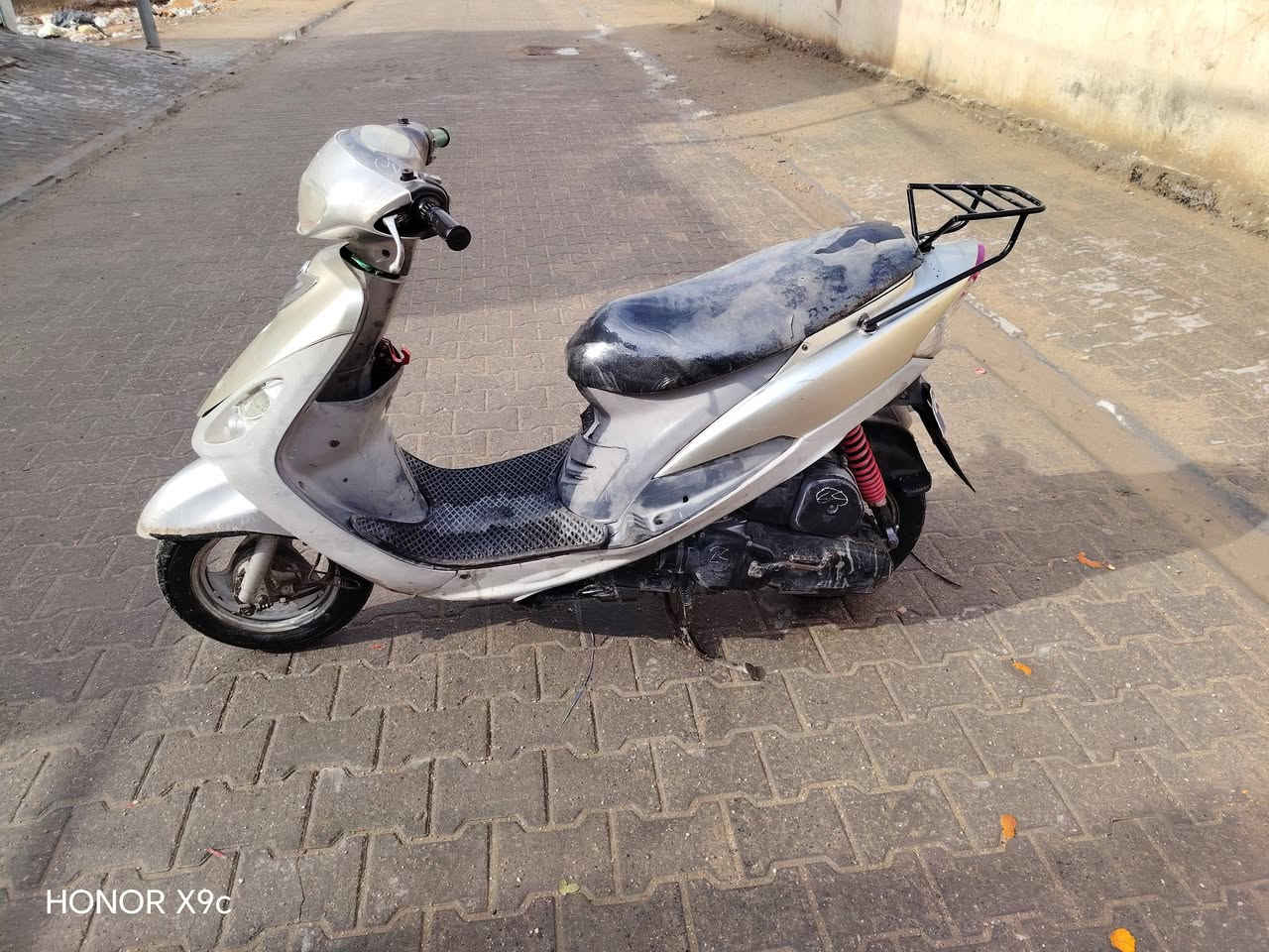 دراجه منغولي للبيع دراجه نضيفه كلشي شغال شلعه ومعدل دراجه بوشه ٤٩ بلا ديه السعر ٦٠٠ وبيه مجال


**إذا كنت صاحب هذا الإعلان وتريد حذفه لأي سبب، رجاءا أرسل رسالة إلى الدعم الفني**