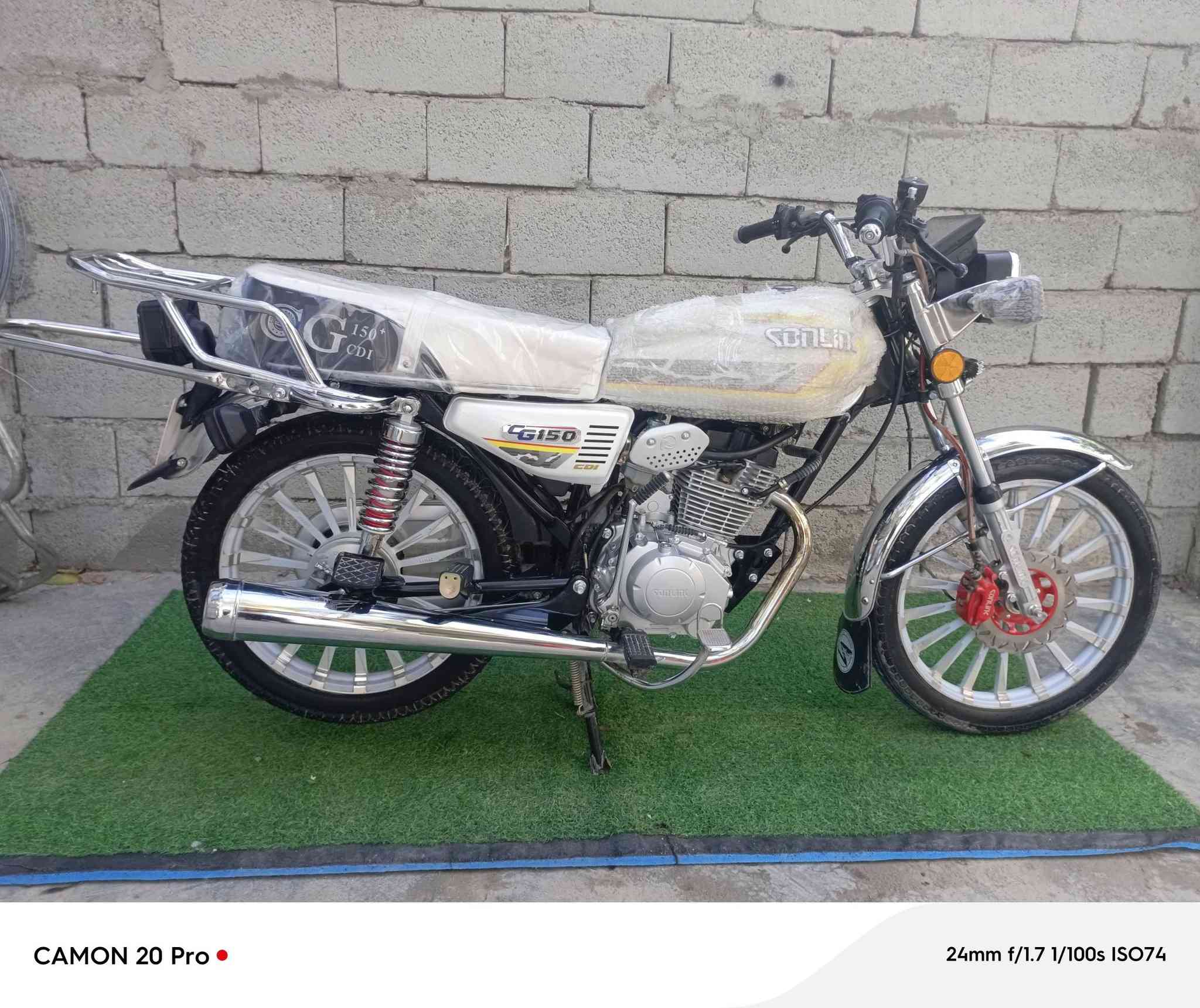 سلام عليكم سيفان مديل 25اصل دراجة زيرو ستعمال قليل كاملة برغي ممفتوح بيهة بصماات سويجات كاملة مكاني ديالى بعقوبة جسر خرنابات شراي تصل ودلل 
***********
