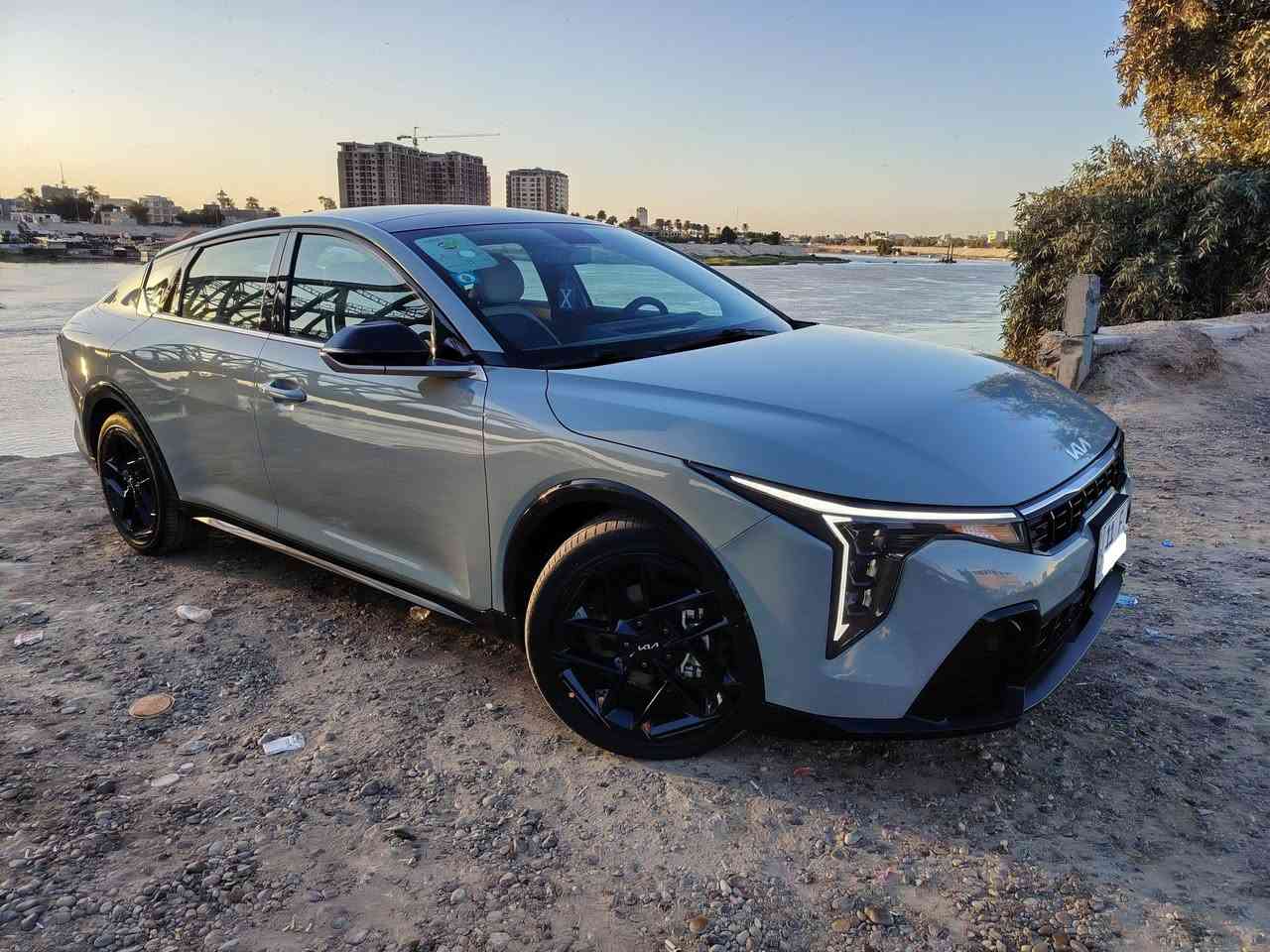 كي فور جيتي لاين بلاك اديشن لون سموك خليجي 2025 دوليه ضمان 5 سنوات وصيانه مجانيه لمده سنه وبيه ١٢تبديلة دهن وفلتر موصفات فول فتحه سقف بنوراما بصمه وتشغيل عند بعد أناره ترحيب مري شفط إشاره بلمري تبريد قطعتين كشنات جلد لونين اسود وابيض شفتات بلستيرن تحكم ستيرن جهتين 3 انضمه قياده سايد بريك بصمه اوتو هولد لد امامي ولد خلفي حساس امامي وحساس خلفي ويل كب حجم 18 سياره جديده ماشيه 2500 الف سفايف نيكل وكرومات اسود لماع محرك 2000 دوش بدون أدونز وكير ايتي 6 سرعات السعر ٢١٢ وبيهة مجال بسيط هذا رقمي ***********
