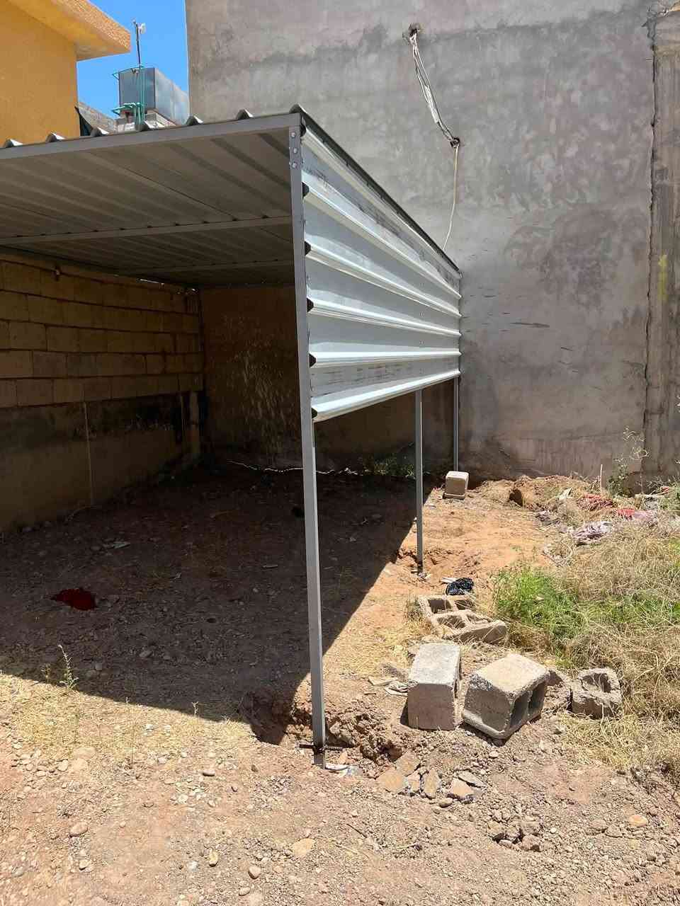 عمل سقائف الحقول والسيارات
***********
