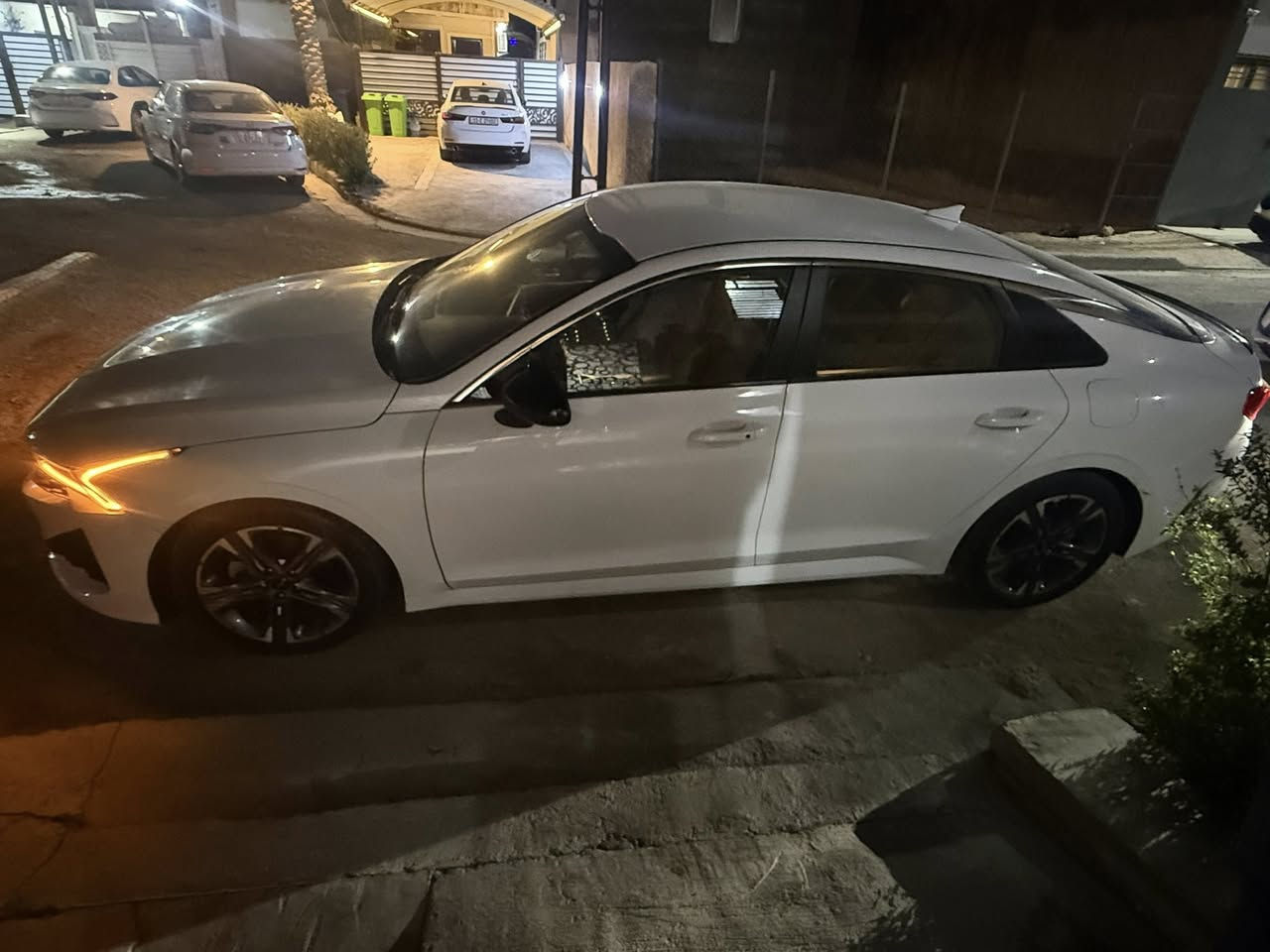 السلام عليكم K5 م 22رقم اربيل   مكينة 1600تيربو تحويل او وكاله السيارة  كير ومكينة مكفول حادثها بنيد بيه صبغ بنيد وجاملوغ بدون دواخل موصفات نص فول مكان سياره بغداد سيدية السعر 158ورقه وبيها مجال لشراي
اتصال اوتساب ***********
