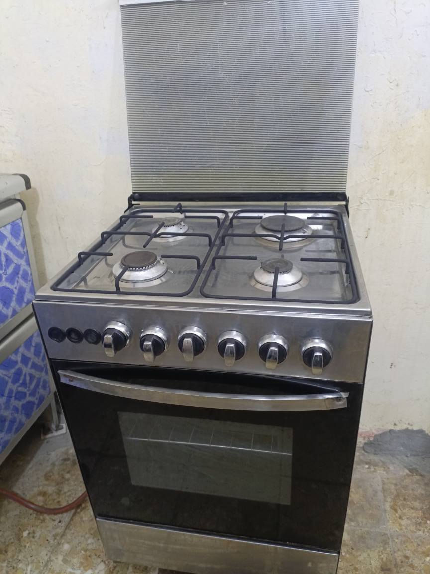 طباخ فريش مصري باب اول 4 مشاعل نضيف كلش وشغال العيون والفرن شرط الفحص سعره مناسب اني مكلف بلنشر الاتصال بلرقم واتساب موجود 
*********** عمارة, ميسان
