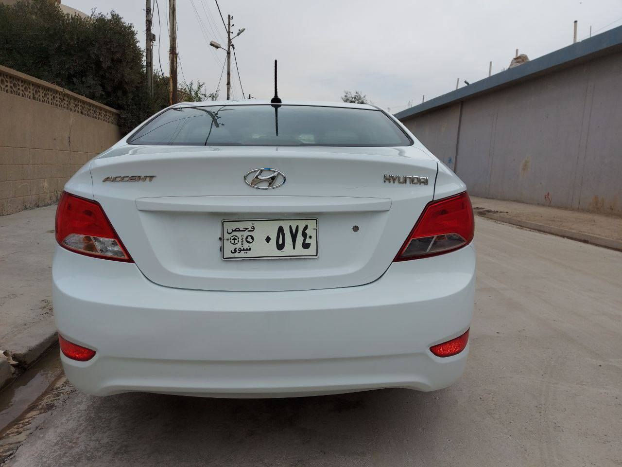 السلام عليكم.. اكسنت امريكي2017ابيض بدون صبغ دعاميه خلفيه مبدله ويل كب اصلي اربع دسك تحكم ستيرن جديده السياره برغي مامفتوح بيها رقم نينوى الماني وباسمي تبريد ثلج السيارة على ايدي من 2018  عداد76الف السعر125قفل اتصال***********
